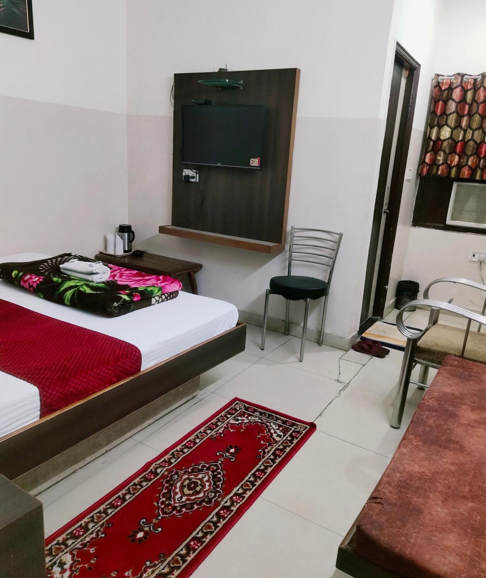 Hotel Diamond New Delhi Eksteriør bilde